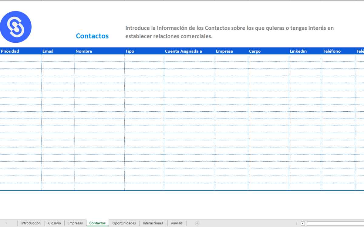 Vemos una captura de pantalla de la pestaña "Contactos" de un CRM en Excel.