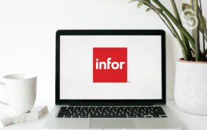 En la imagen se ve el logo de Infor.