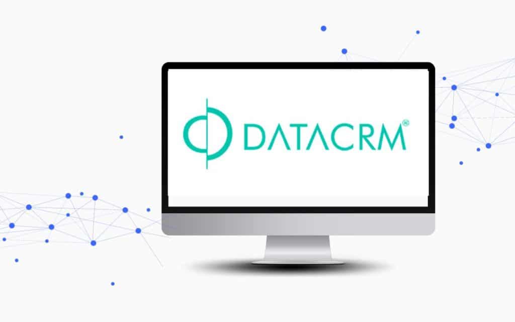 En la imagen se ve el logo de Datacrm