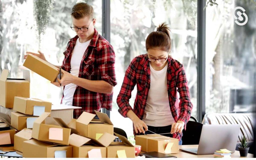 Emprendedores aprendiendo como sacar el inventario final